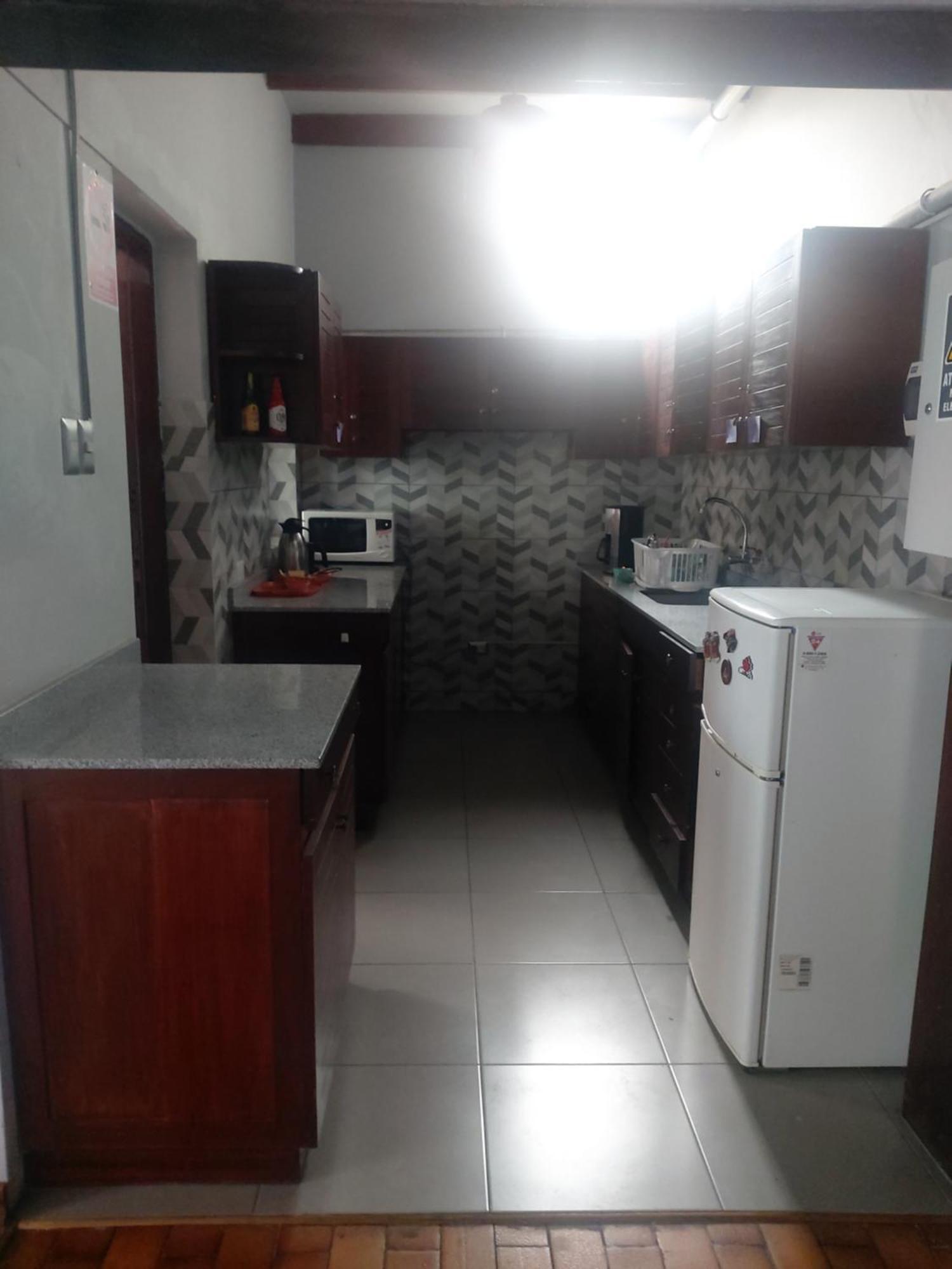 Global Family Backpackers Bed and breakfast