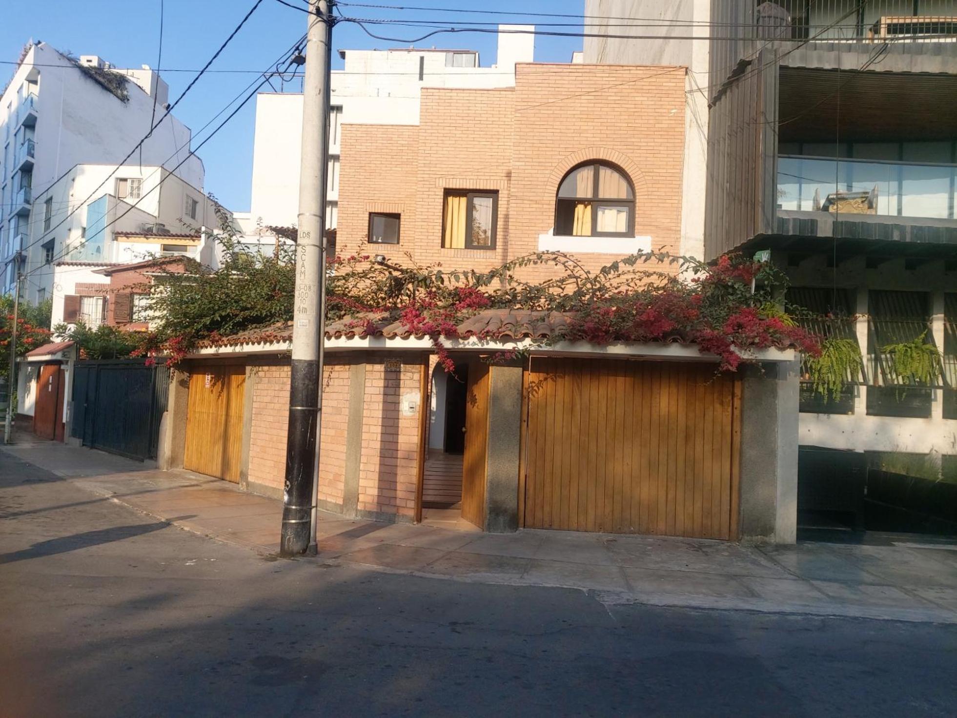 Global Family Backpackers Bed and breakfast Lima