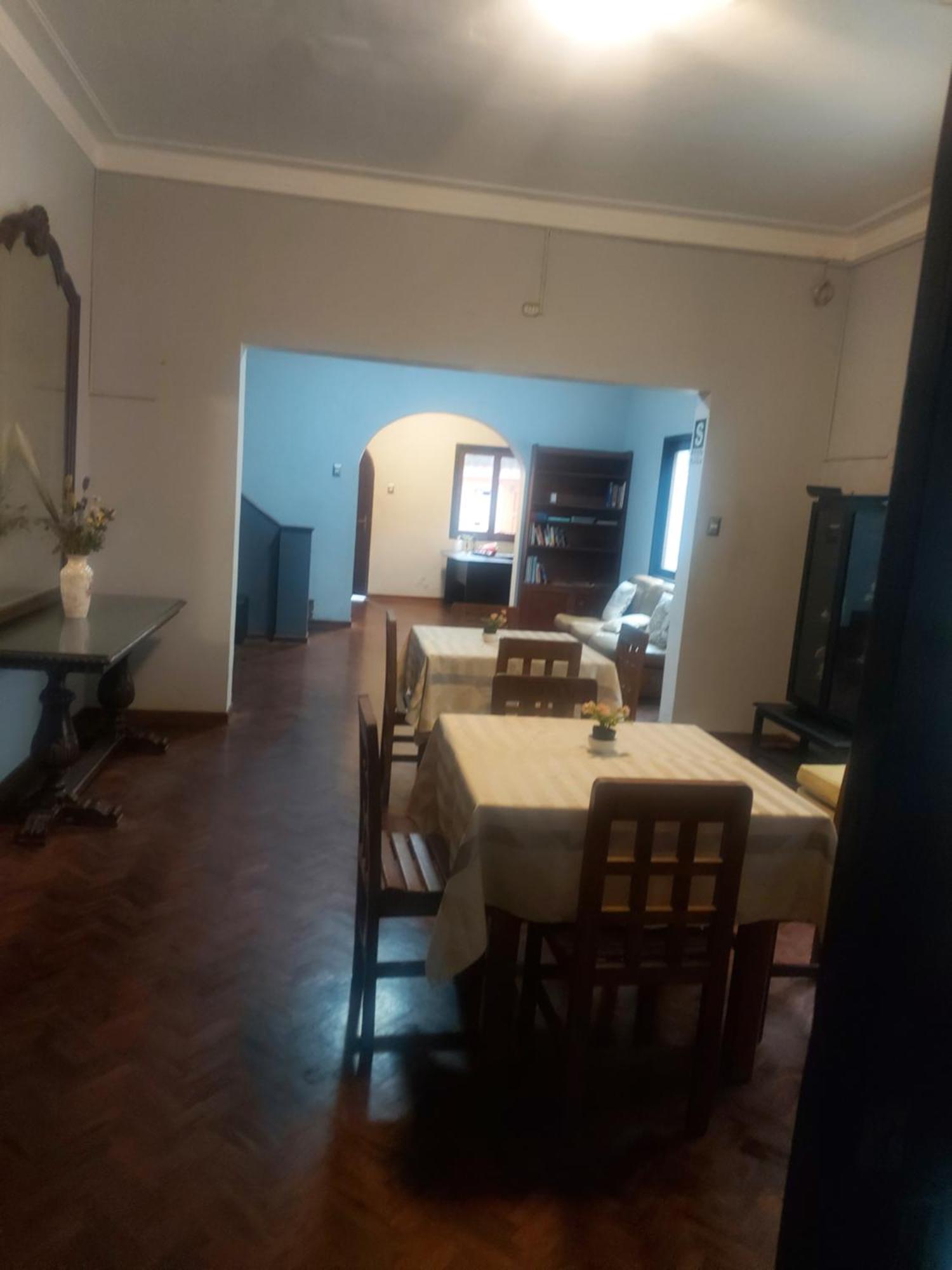 Global Family Backpackers Bed and breakfast